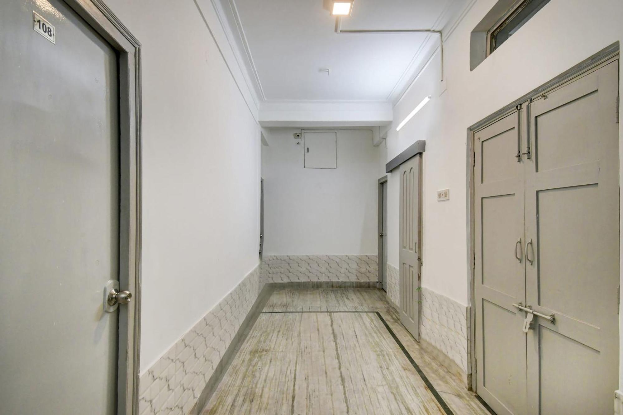 Super Oyo Hotel O Fantasy Stay Vibe Kolkata Exterior photo